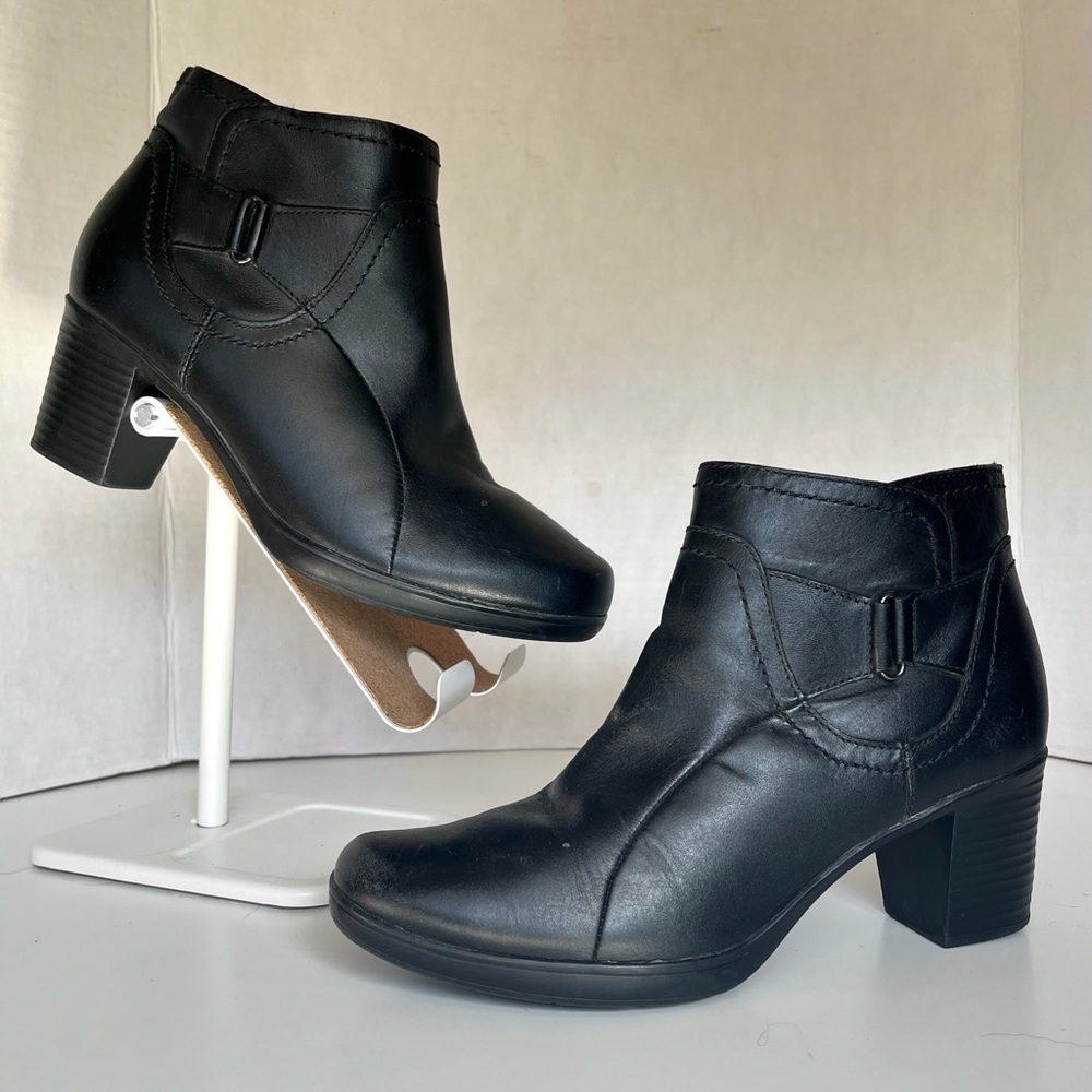 Clarks Scheme Pearl Black Ankle Boots